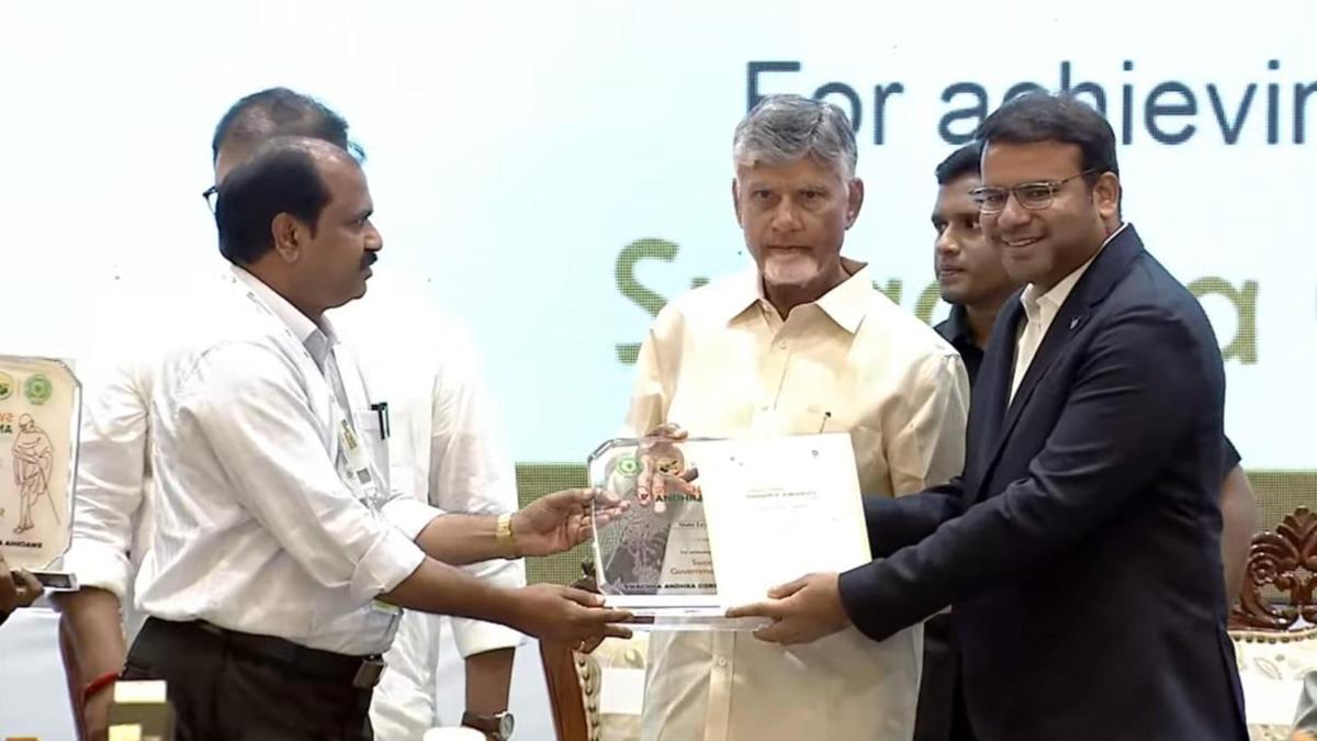 Vizag recognizes 68 achievers in Swachh Andhra cleanliness awards