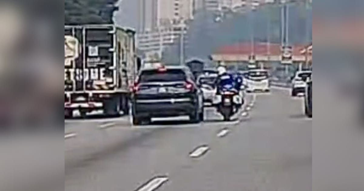 Pemandu kereta ditahan kerana mengekori konvoi polis di Lebuh Raya Kesas