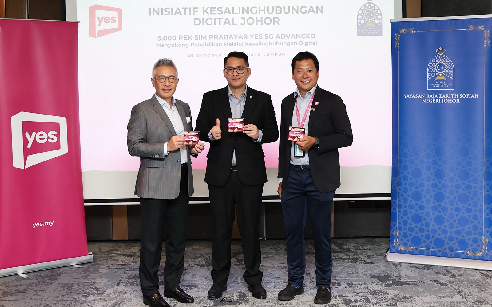 Lima ribu pelajar B40 Johor terima paket SIM Yes 5G percuma