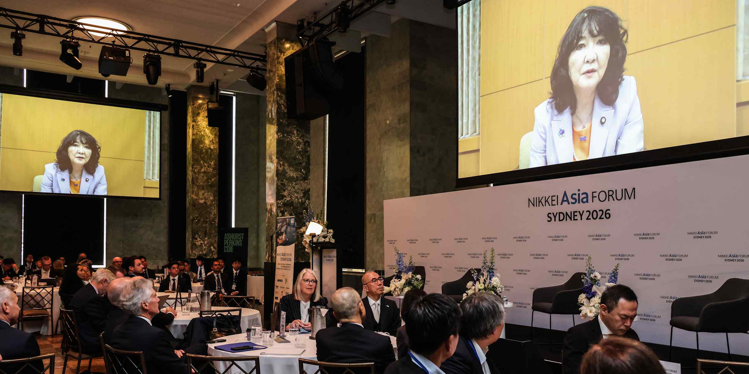 Japan's Finance Minister Seeks Greater Australian Investment