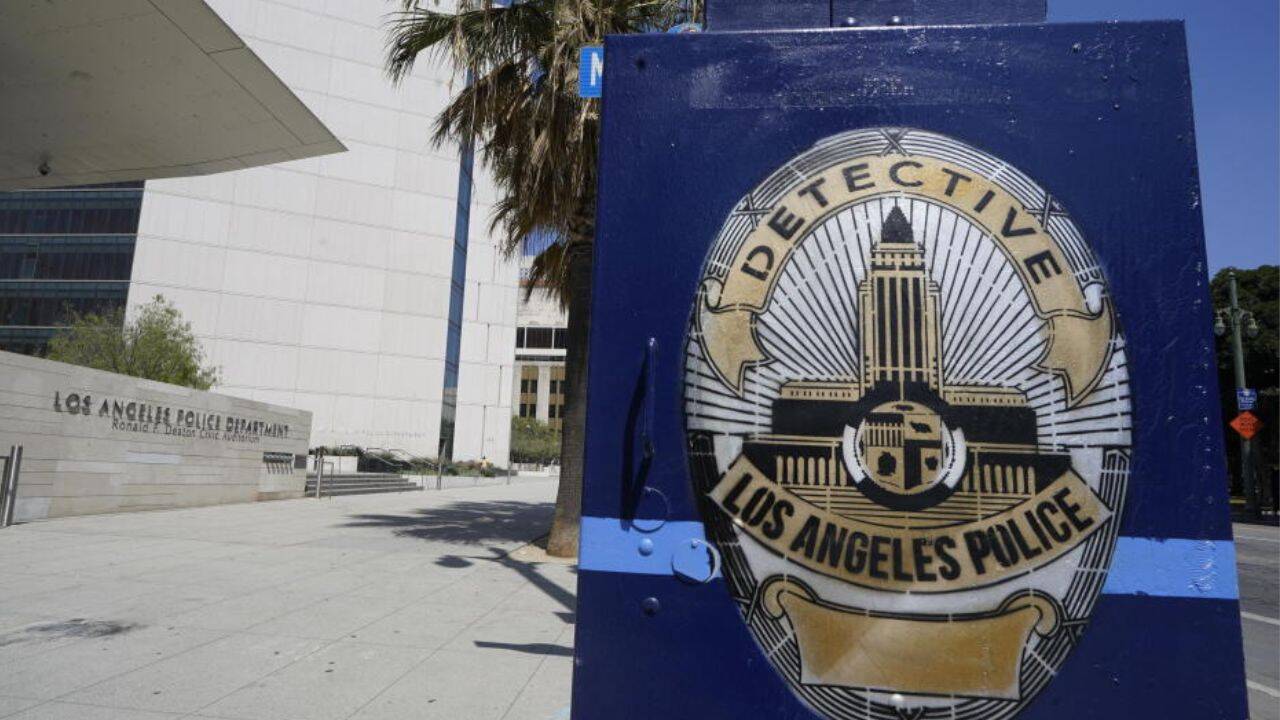 Family of three found dead after Los Angeles house fire