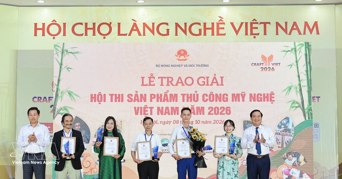 Vietnam honors 55 handicraft designs in national competition