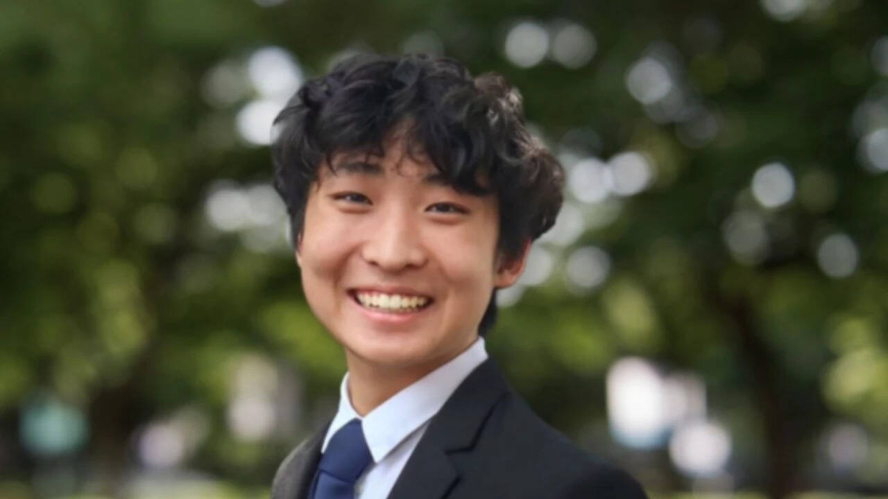 Teen inventor creates AI-powered glasses to aid visually impaired