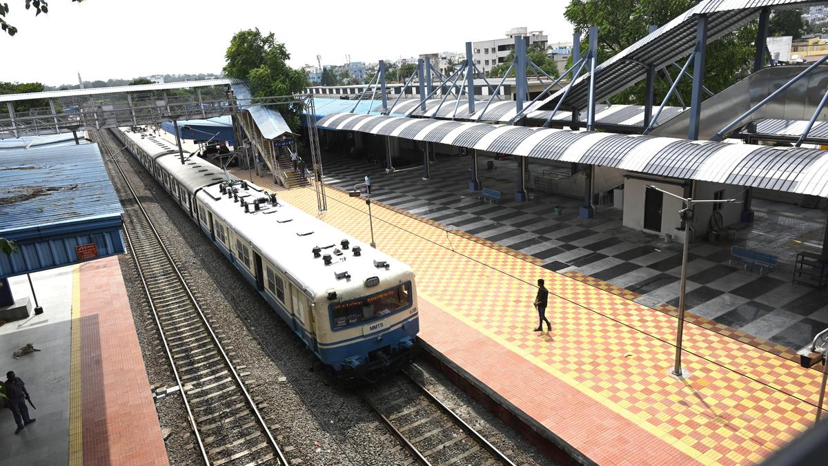 SCR deploys 700 special trains for festive season travel surge