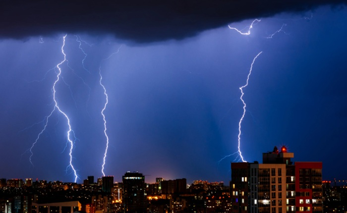 Meteorology Department Issues Red Alert for Severe Lightning Across 21 Districts