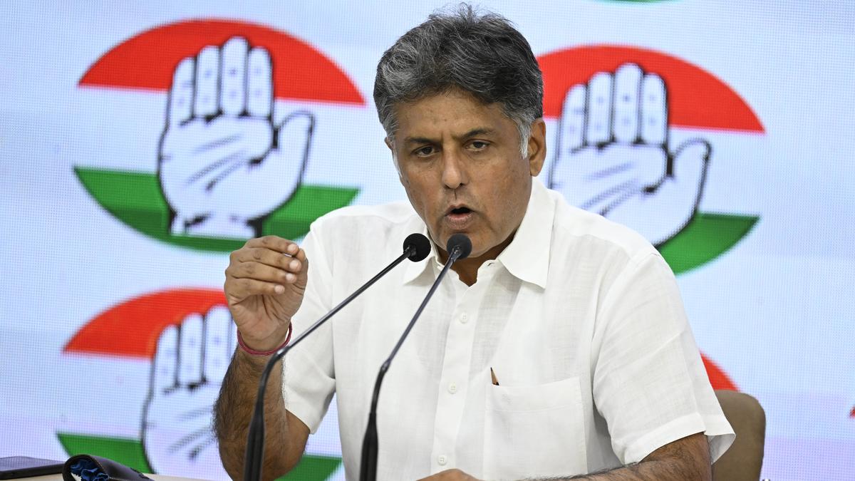 Congress challenges parliamentary panel chief's UPI MDR levy claim