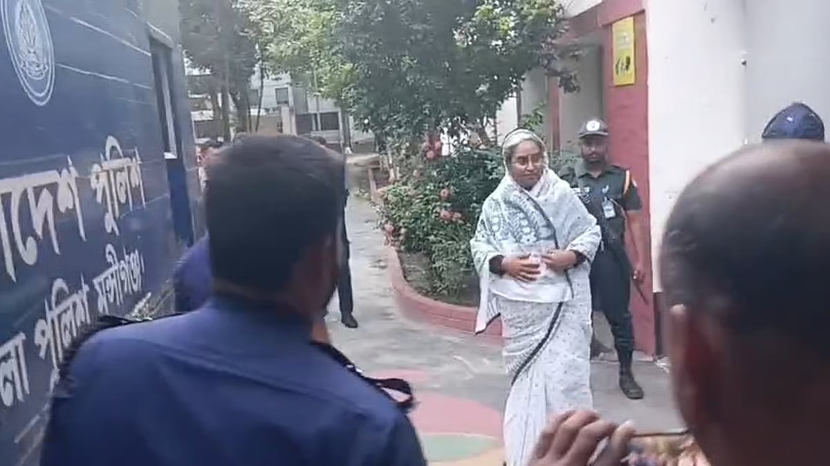 স্বামীর অন্ত্যেষ্টিক্রিয়ায় অংশগ্রহণের জন্য দিপু মনিকে ১২ ঘণ্টার প্যারোল দেওয়া হয়েছে