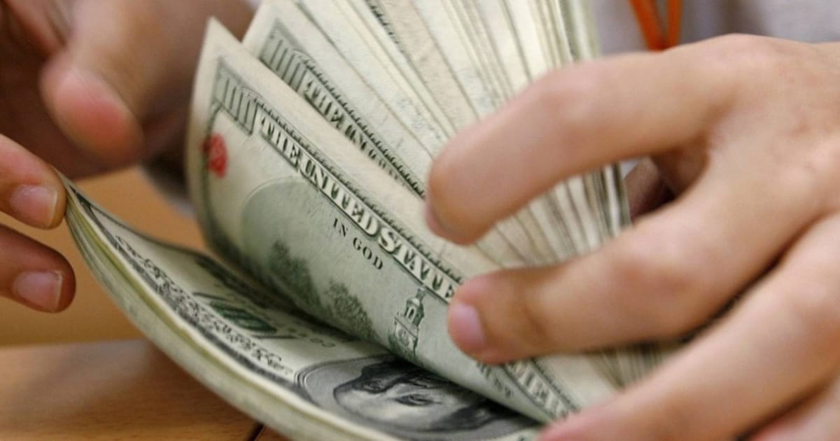 US Dollar Holds Near 18-Month Peak as Inflation Data Looms