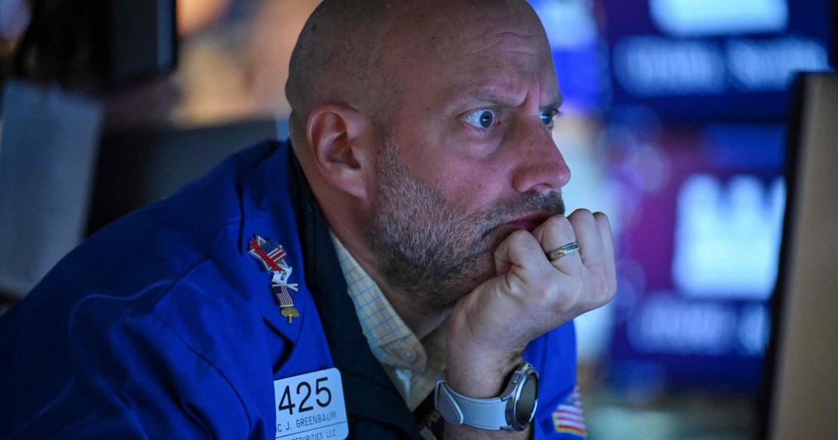 Nasdaq surges on recovery in chip and artificial intelligence stocks