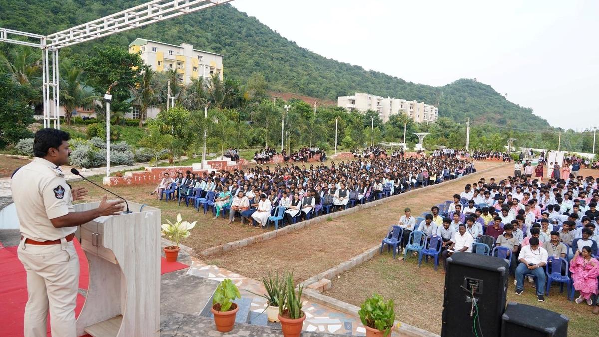 Vizianagaram police chief warns youth on substance abuse, rash driving