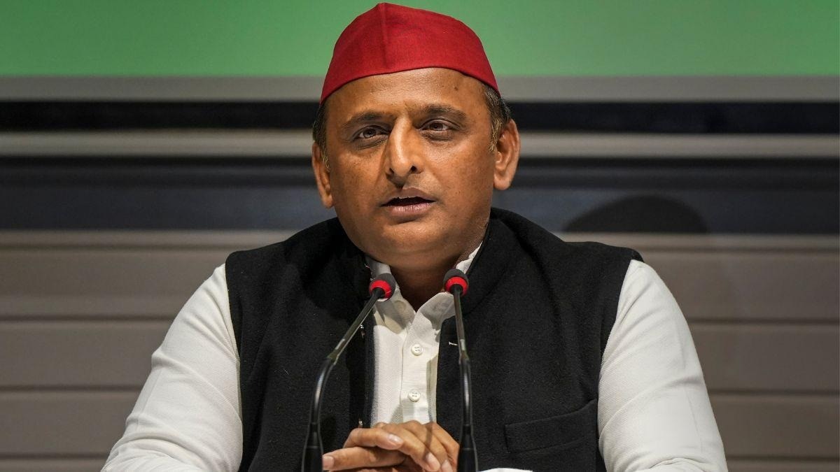 चुनाव आयोग की निष्पक्षता पर सवाल: अखिलेश यादव ने उठाए गंभीर आरोप