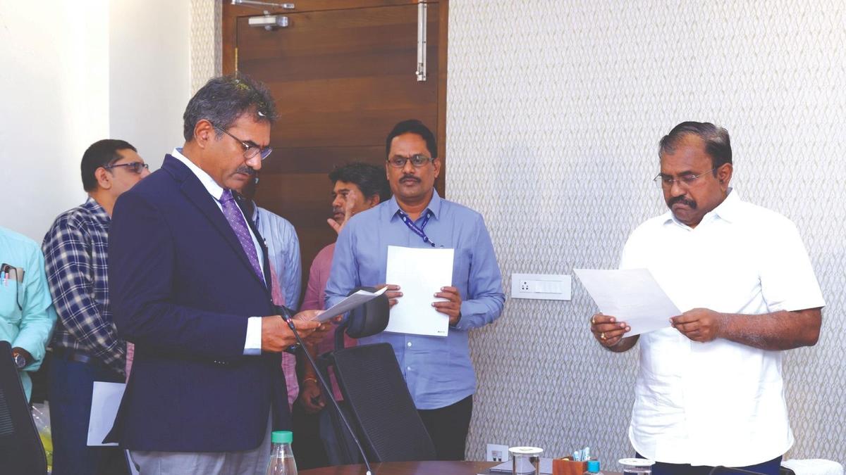 Veteran advocate Ancha Pandu Ranga Rao takes oath as APERC member