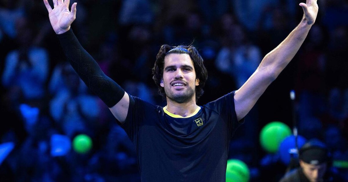 Alcaraz advances to Vienna Open final after defeating Medvedev
