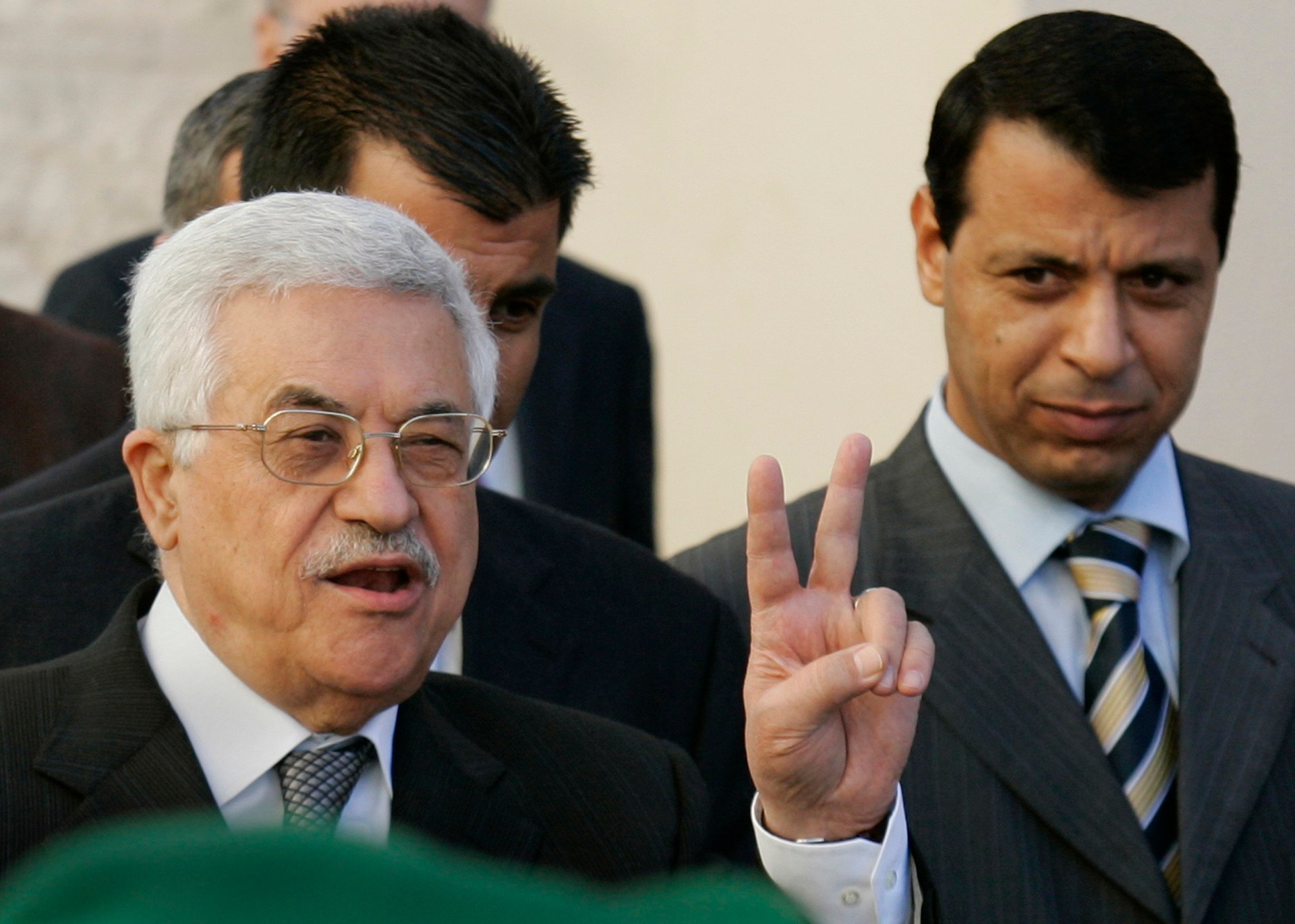 Fatah, Dahlan faction seek unity ahead of Palestinian elections