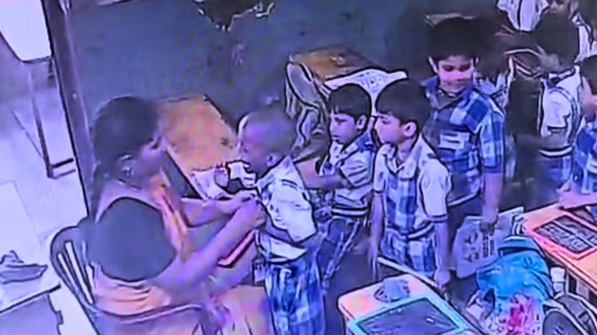विशाखापत्तनम में शिक्षक के अमानवीय व्यवहार से यूकेजी छात्र की मृत्यु