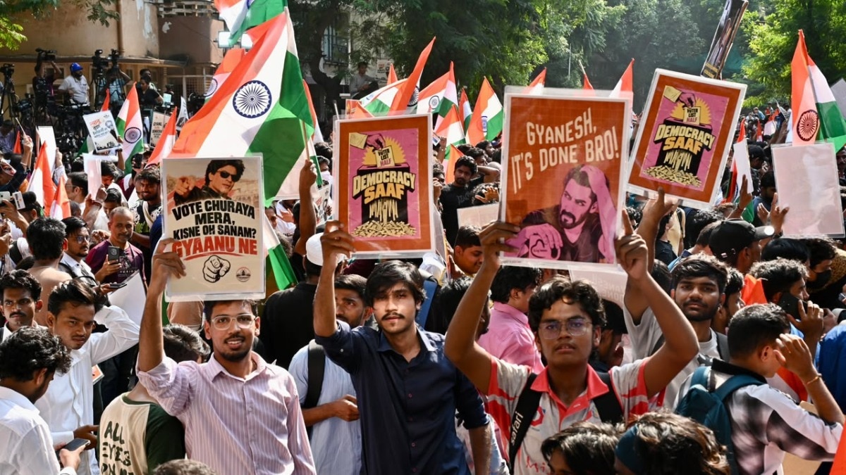 Mumbai residents stage creative protest against Gyanesh Kumar