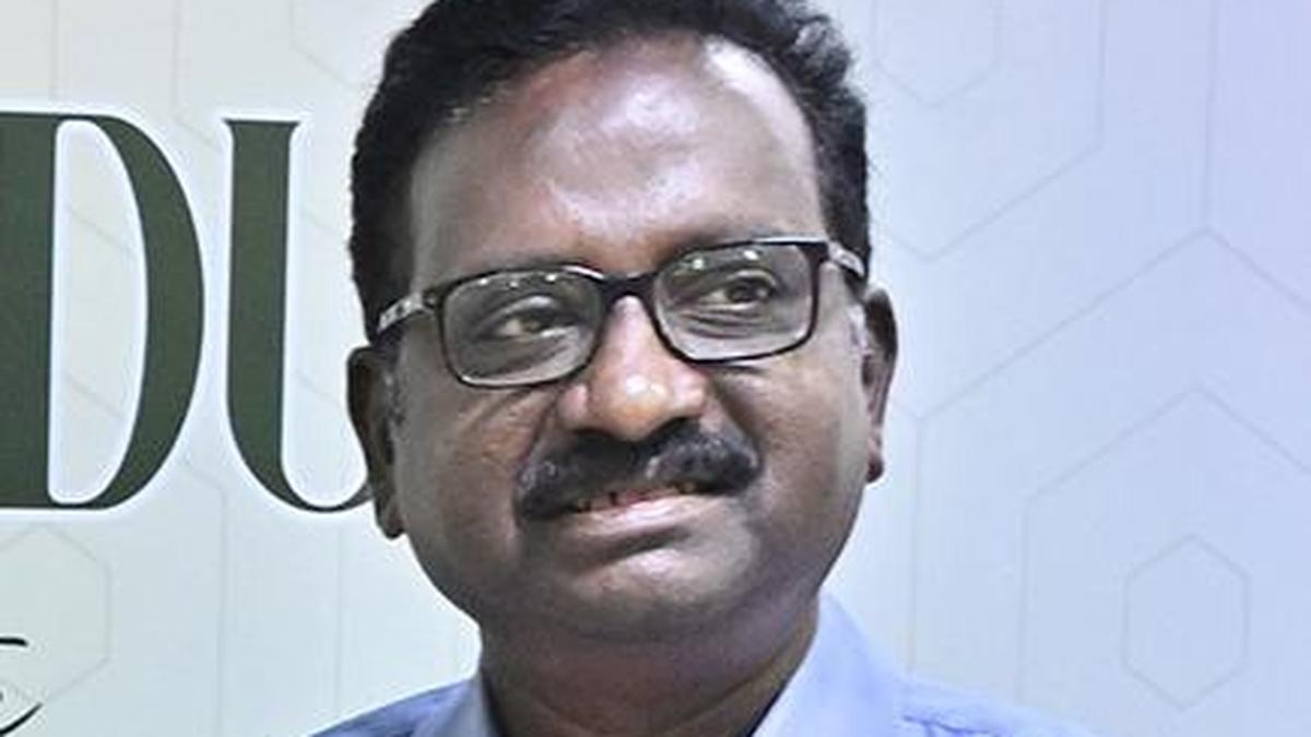 Tamil Nadu reshuffles top bureaucrats; Home Secretary replaced