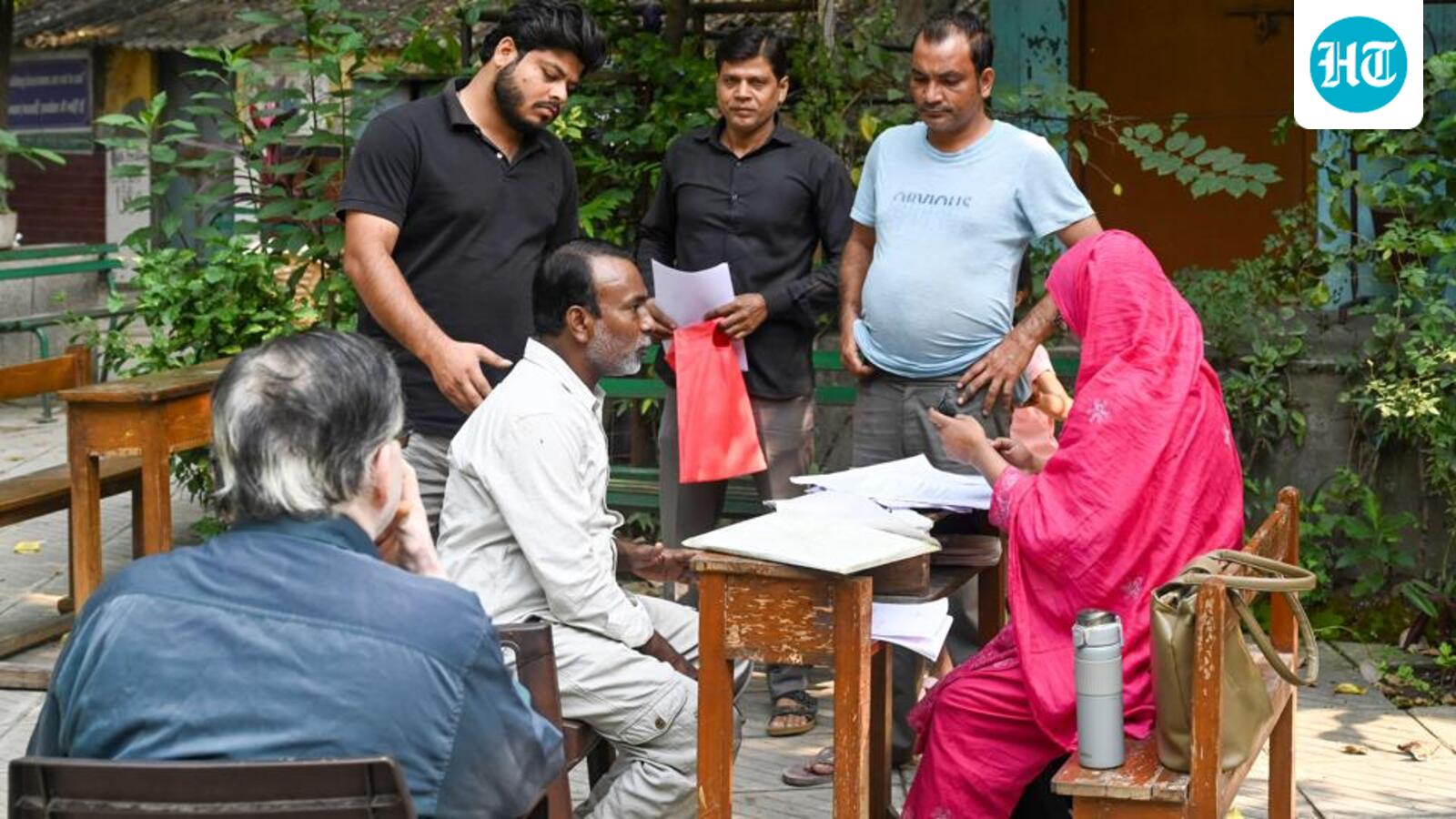 चुनाव आयोग के फैसलों पर विवाद में सुप्रीम कोर्ट ने फाइलें सुरक्षित रखने का आदेश नहीं दिया