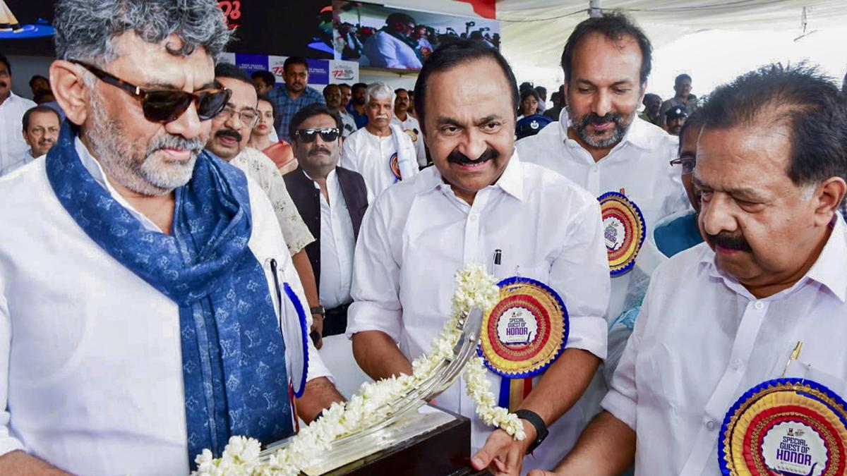 Nehru Trophy Boat Race celebrates Kerala's unity, Karnataka ties
