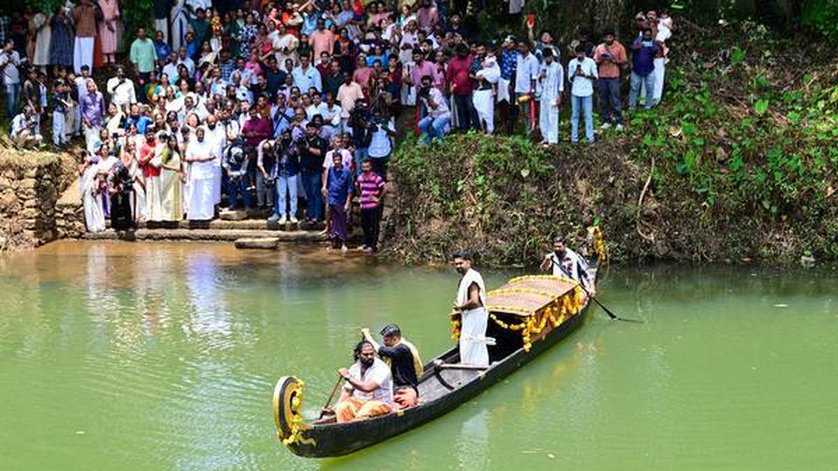 Historic Thiruvonathoni vessel embarks on ceremonial voyage from Kattoor