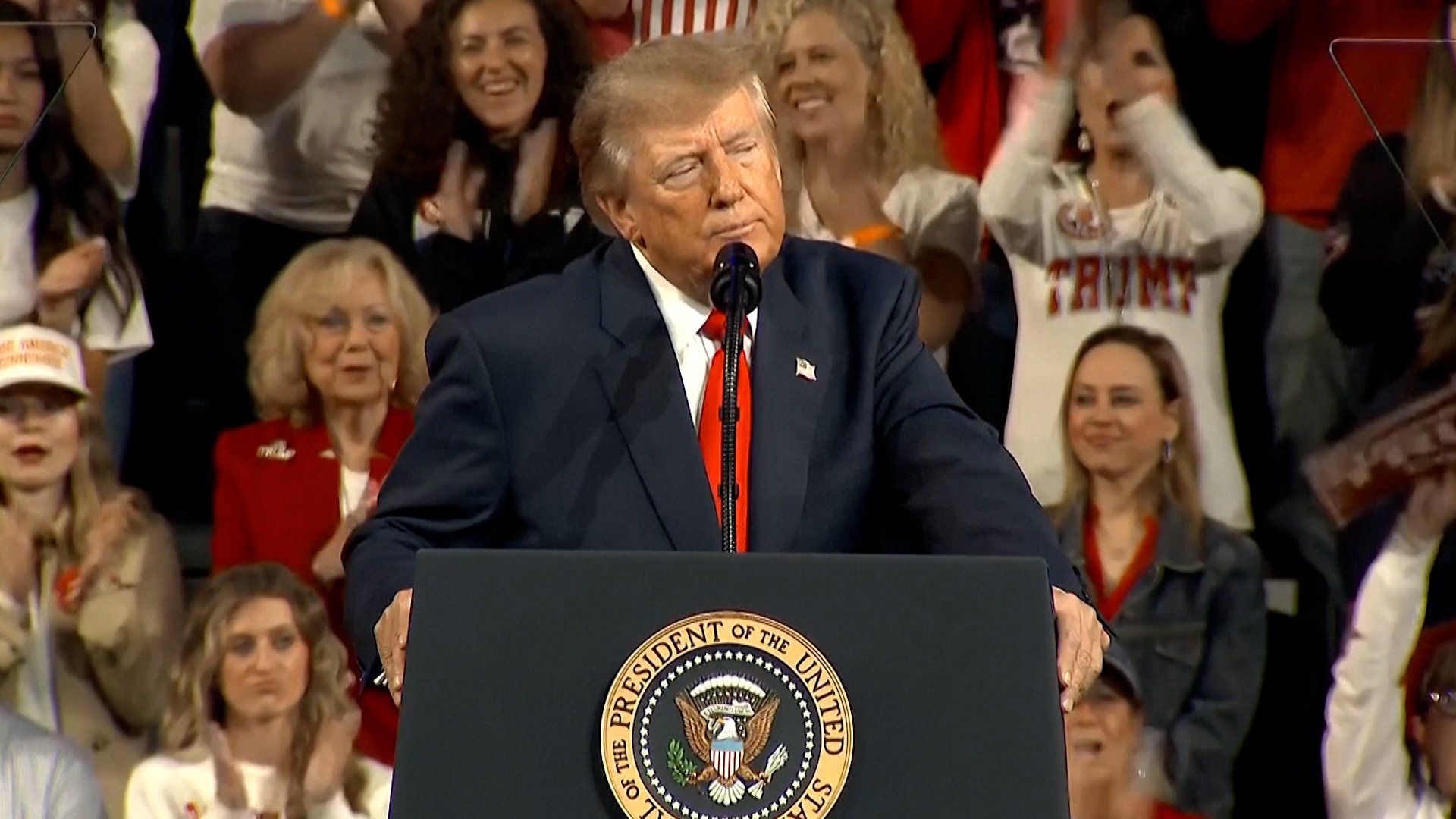 Trump claims supporters would applaud anything at Tennessee rally