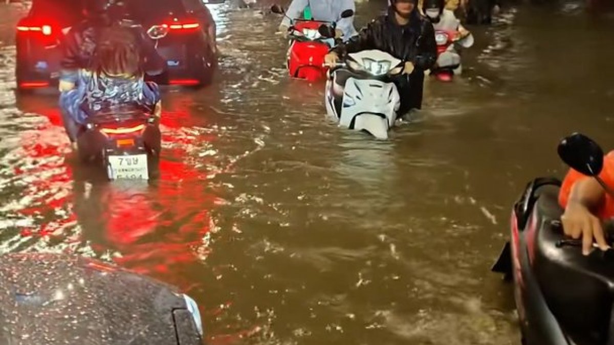 Bangkok declared disaster zone as monsoon rains flood Thai capital