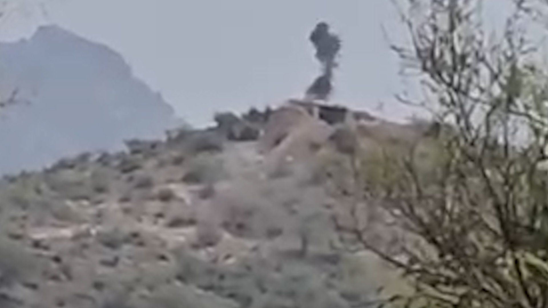 Over 100 dead as Houthis advance toward strategic Yemeni strait