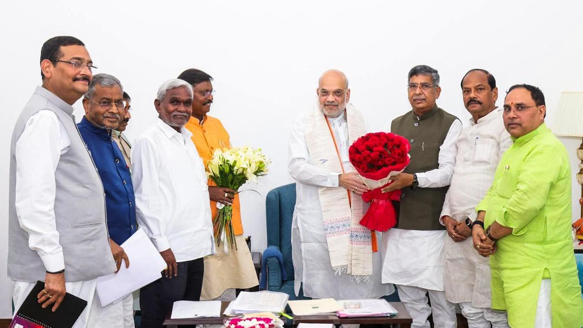 Jharkhand BJP leaders brief Amit Shah on student agitation