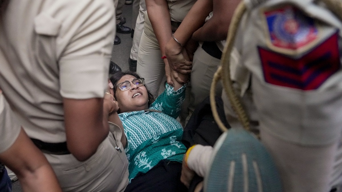 Women journalists held after alleging police misconduct