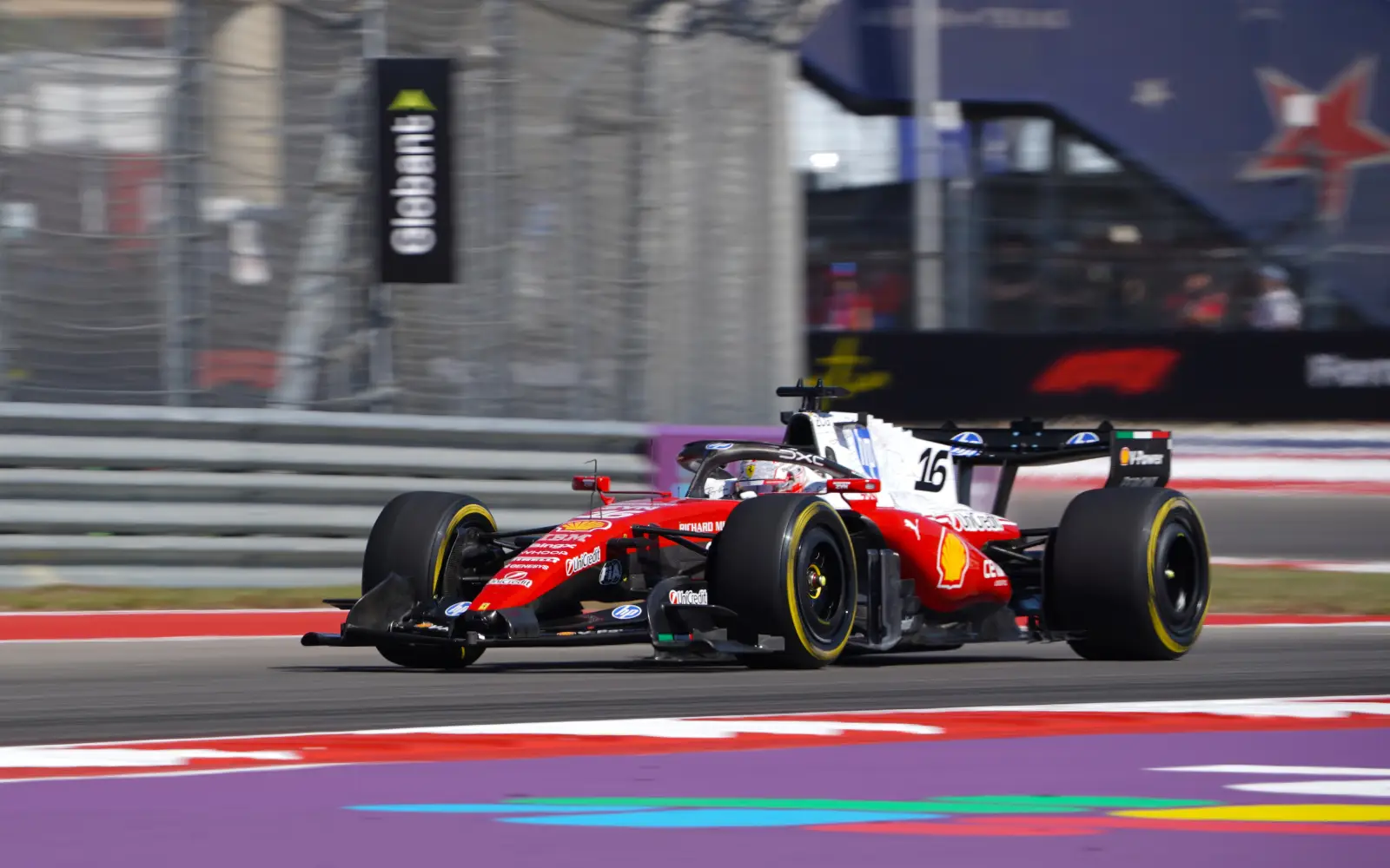 Leclerc Pimpin Sesi Latihan Pertama Grand Prix AS untuk Ferrari