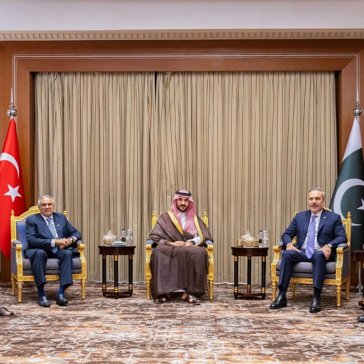 Mecca defence pact includes mutual military aid, intelligence sharing