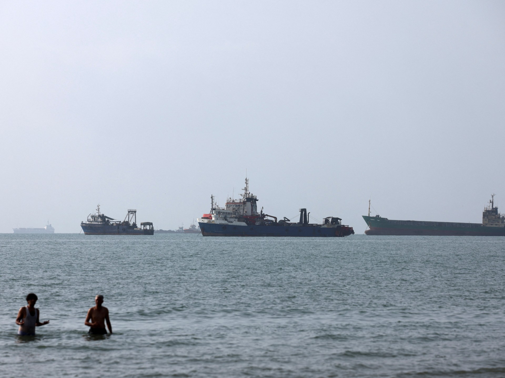 Oil markets surge as US-Iran tensions disrupt Hormuz shipping