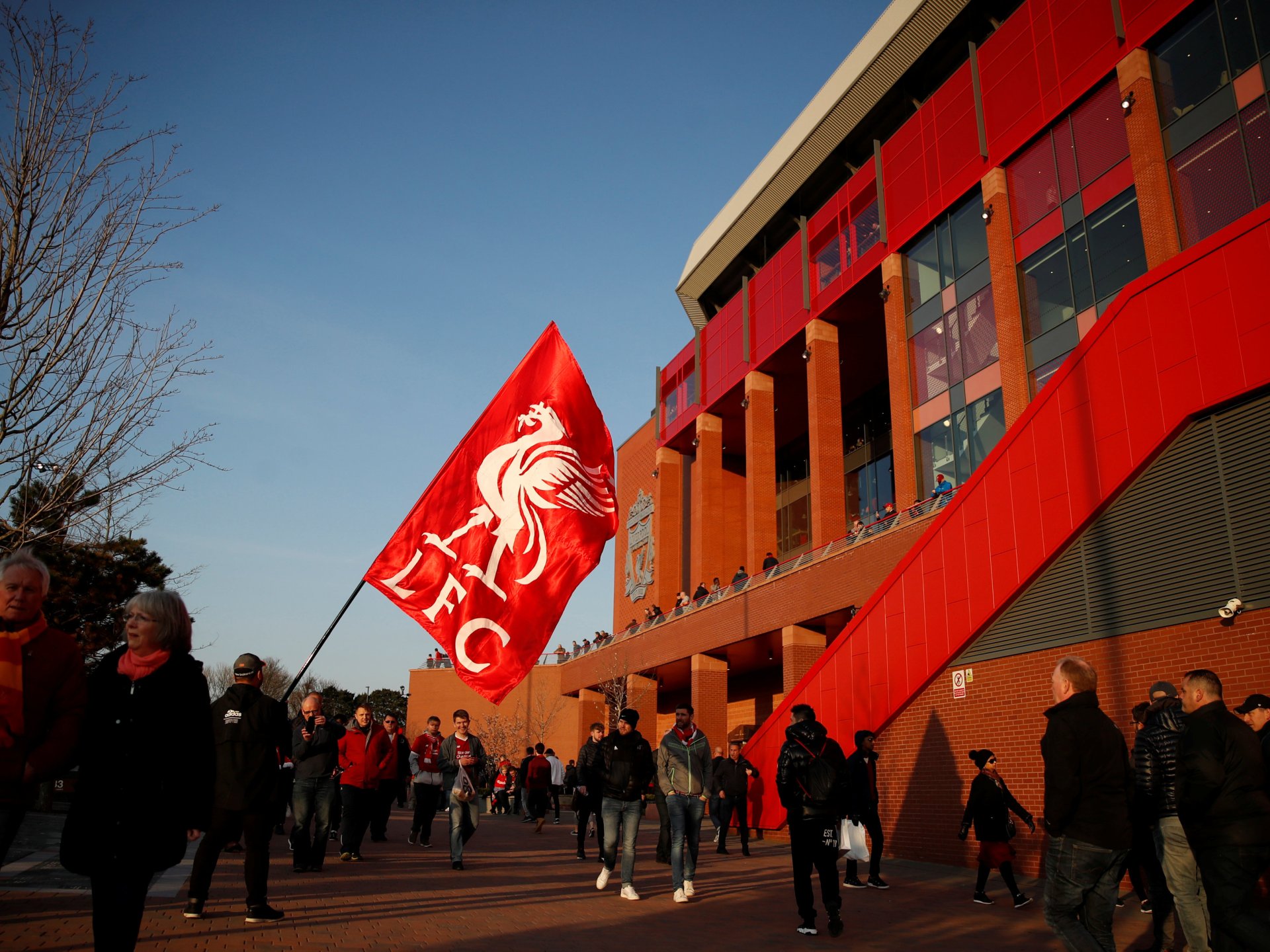 Liverpool and Manchester City clash in high-stakes Premier League encounter