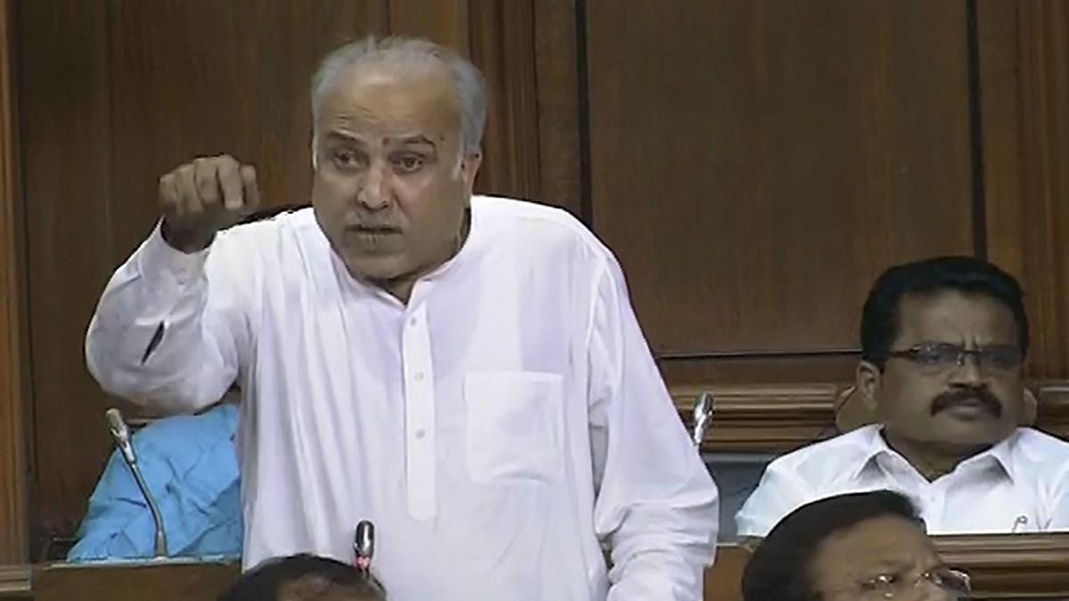 जल जीवन मिशन में अनियमितताएं मिलीं, जांच की मांग