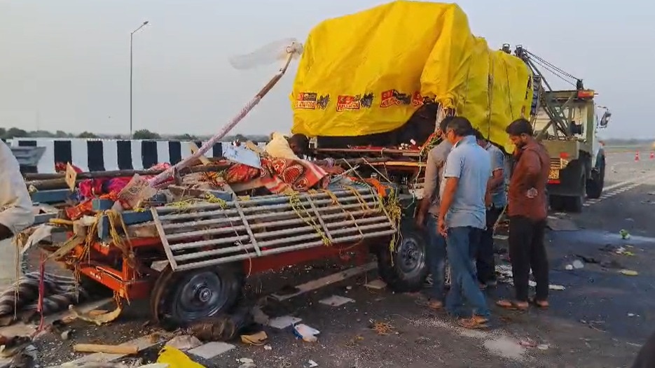 Truck-Tempo Collision Kills 7, Injures 19 in Amravati