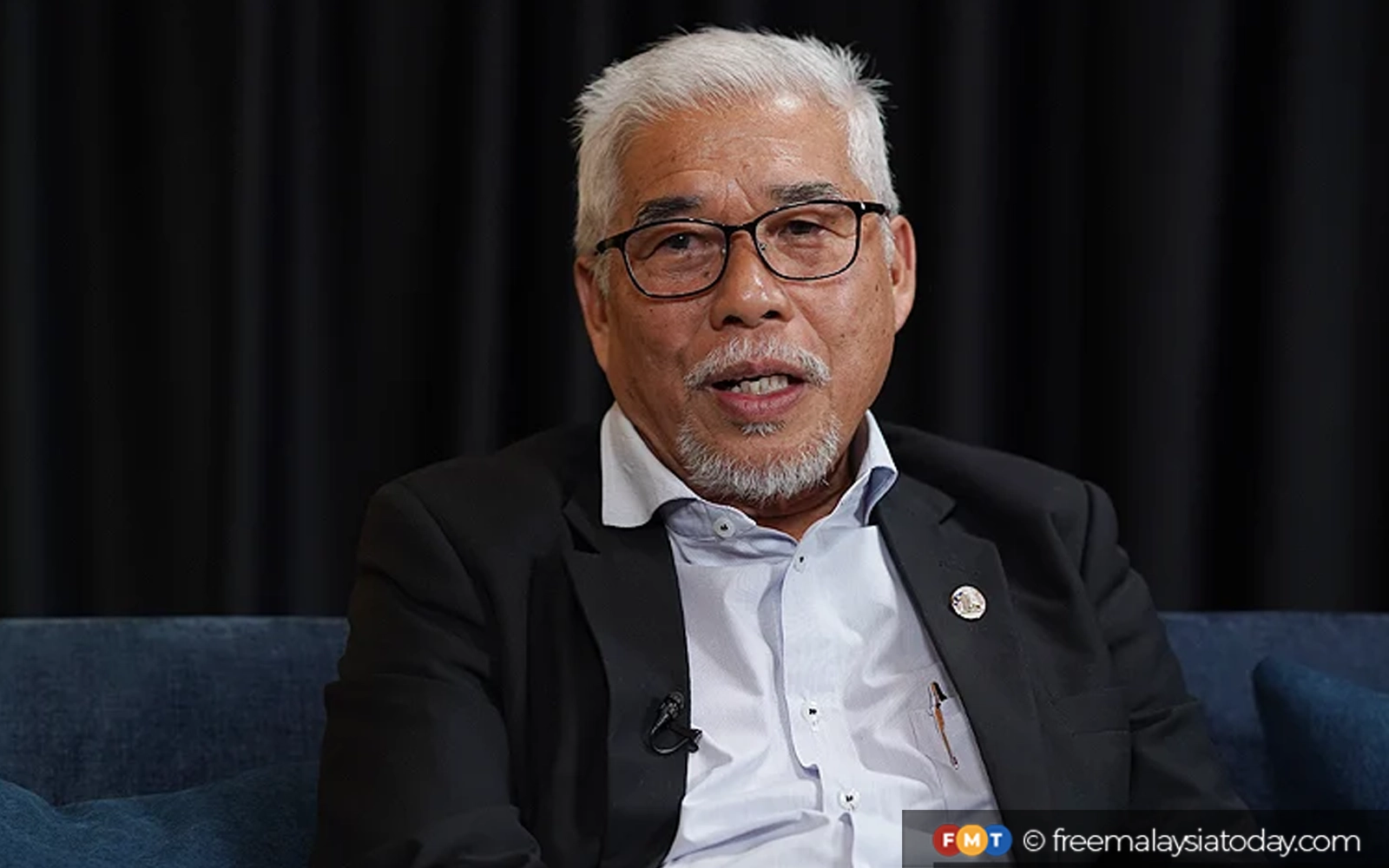 Jangan serang peguam polis dalam kes Shuhaily, desak Hassan