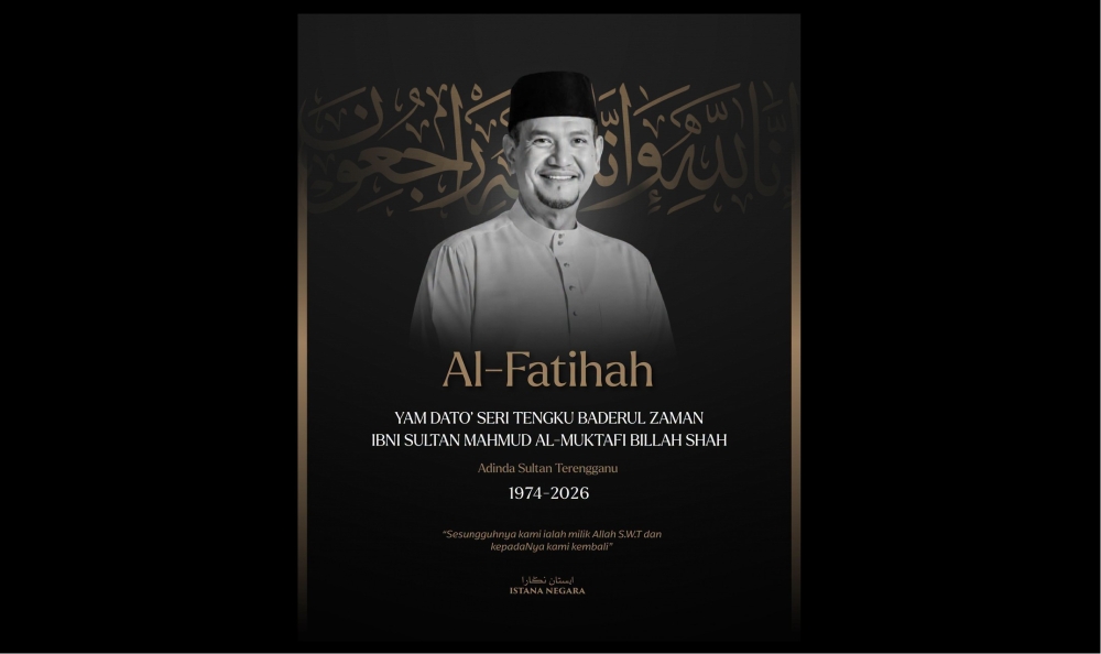 Royal couple pays respects to late Terengganu prince Tengku Baderul Zaman
