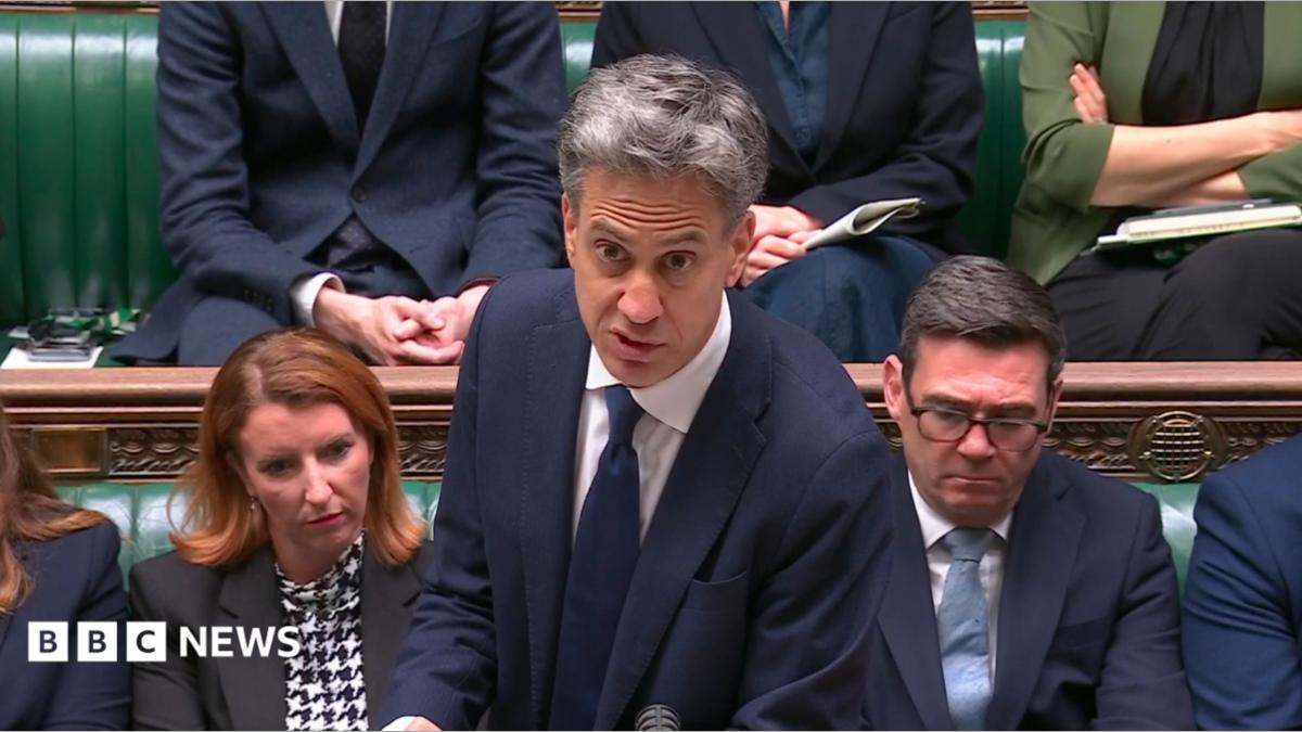 Britain imposes sanctions on West Bank settlers, drawing sharp Israeli rebuke