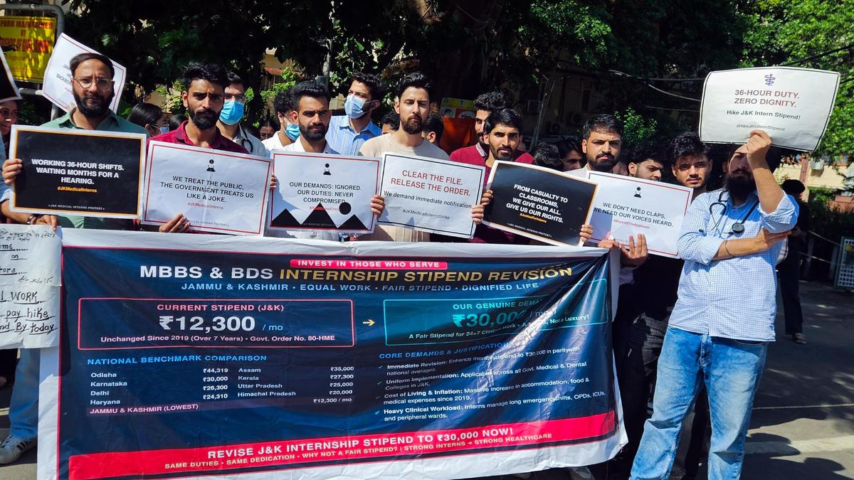 जम्मू-कश्मीर: चिकित्सा इंटर्न स्टाइपेंड बढ़ोतरी को लेकर फिर हड़ताल पर