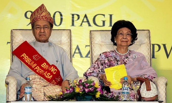 Vợ Thủ tướng lâu năm nhất Malaysia Mahathir qua đời ở tuổi 100