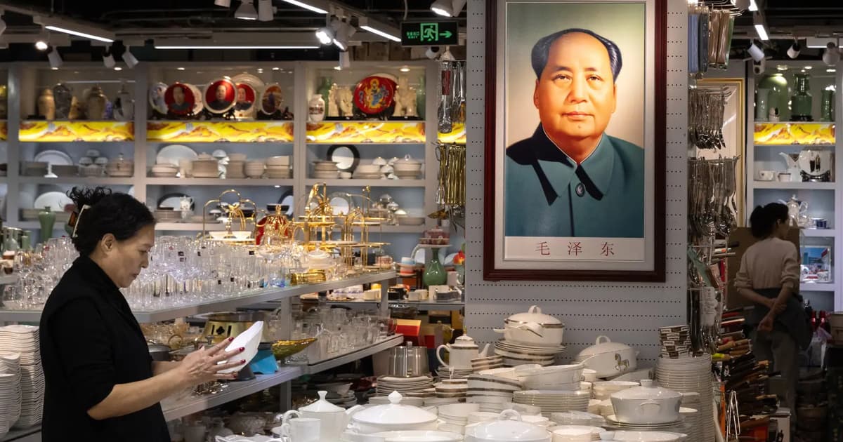 Nostalgia terhadap era Mao berkembang di China sambil ingatan pudar