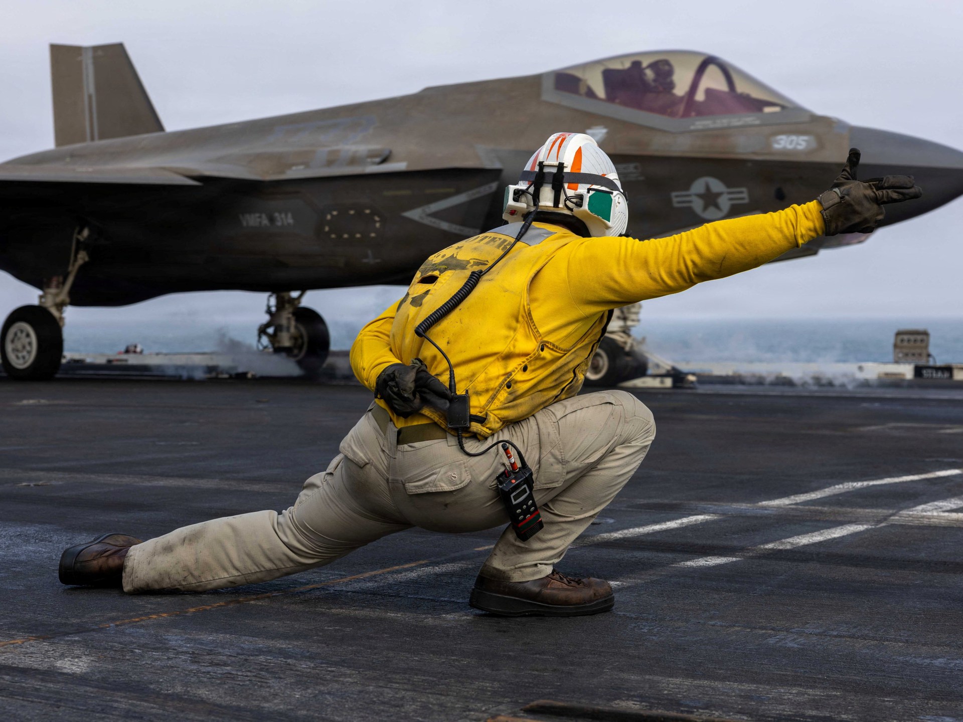 US lawmakers demand investigation into aircraft carrier conditions