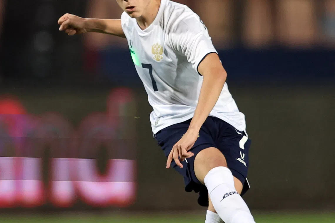 Galatasaray bolster midfield with signing of Russian playmaker Batrakov