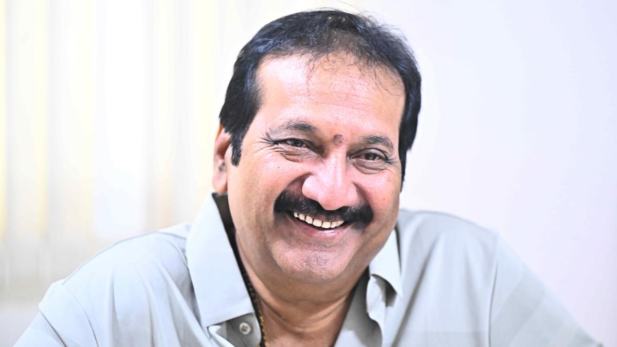 मनो की चार दशक की फिल्मी यात्रा: गायन से अभिनय तक