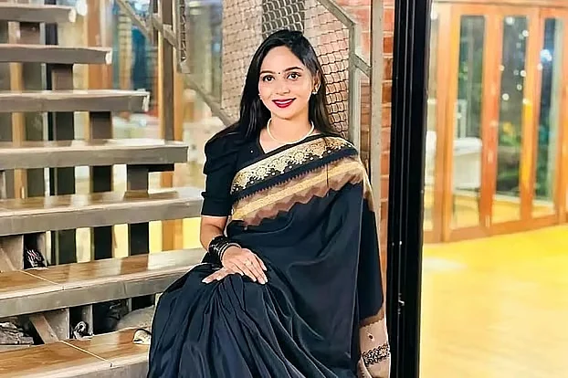 রাত জেগে পিতার কাছে নির্যাতনের খবর দিলেন নারী, কল বিচ্ছিন্ন হলে পরিবার তাকে মৃত অবস্থায় খুঁজে পায়