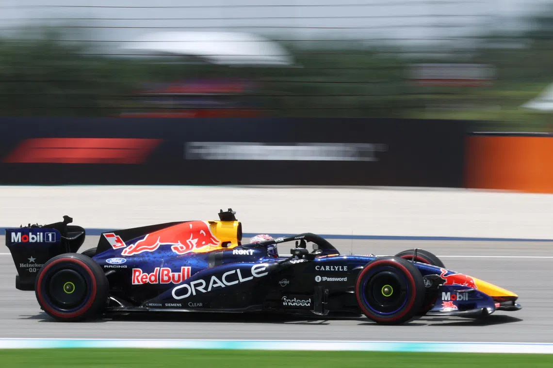 Verstappen fastest in opening Sepang practice session