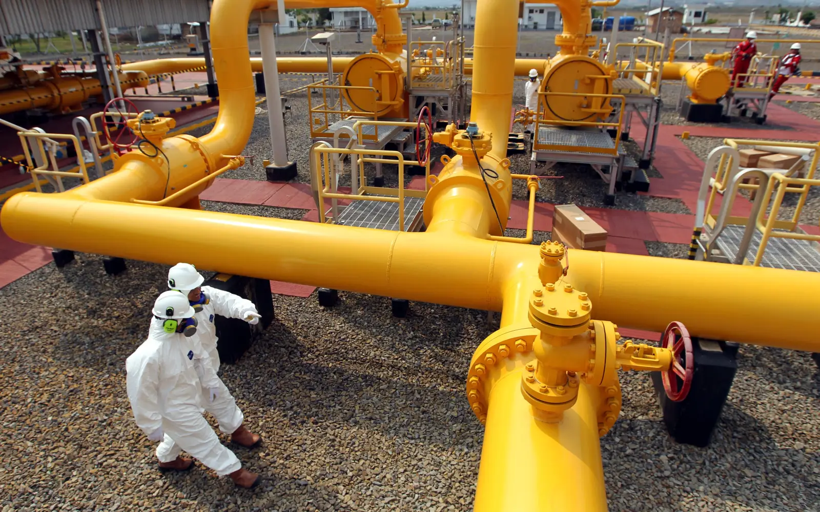 Indonesia halts gas exports to Singapore amid regional haze dispute