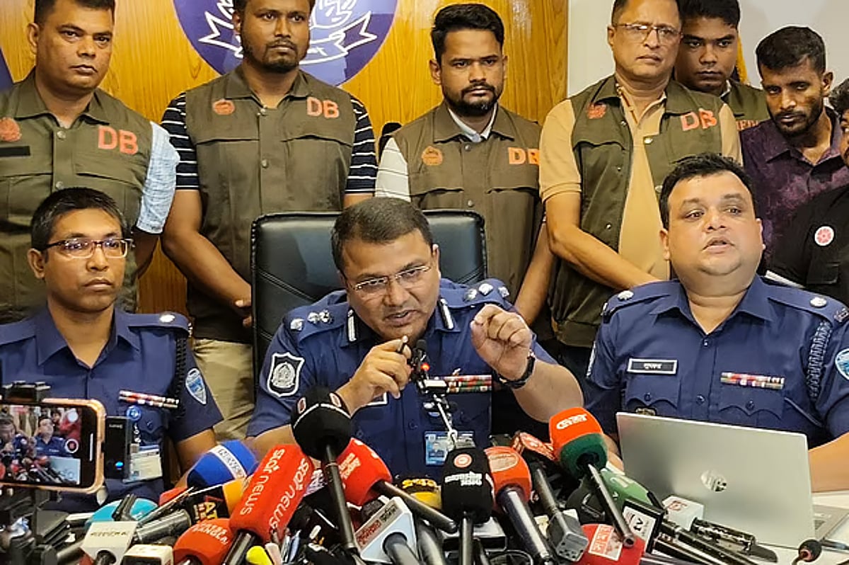 ফোন ছিনতাই প্রতিরোধ করায় যুবক লাঠির আঘাতে আহত