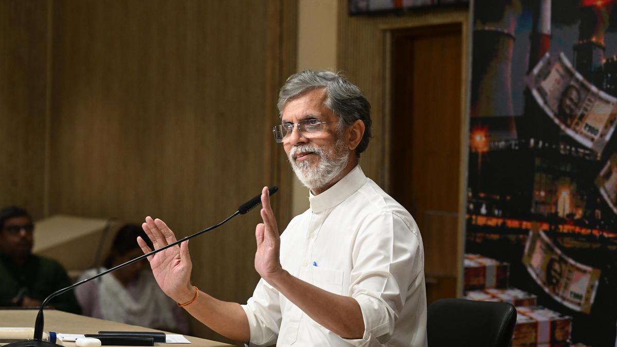 सूखे के बीच डेटा सेंटर विस्तार को लेकर कांग्रेस ने महाराष्ट्र सरकार पर हमला