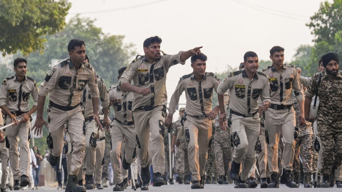 Delhi Protests Turn Violent as Stone-Pelting Erupts at Connaught Place